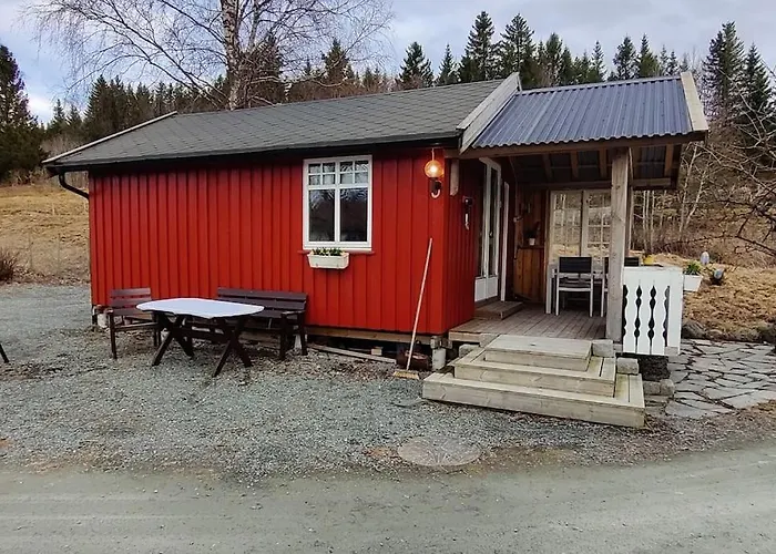 Idyllisk Minihus I Landlige Omgivelser - Med 5 Sengeplasser Og Parkering