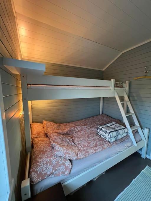 Idyllisk Minihus I Landlige Omgivelser - Med 5 Sengeplasser Og Parkering * Asen