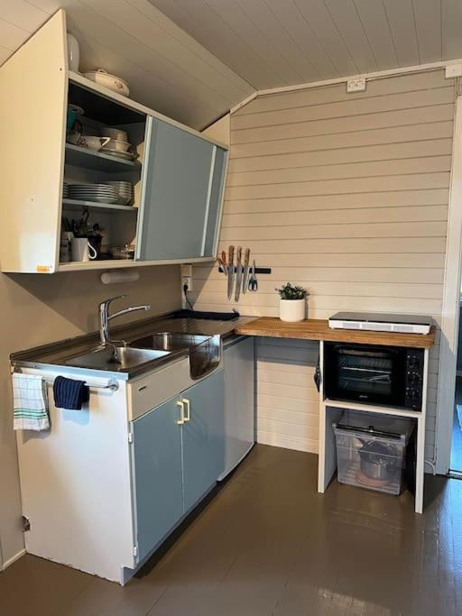 Idyllisk Minihus I Landlige Omgivelser - Med 5 Sengeplasser Og Parkering Asen