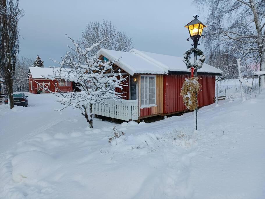 Idyllisk Minihus I Landlige Omgivelser - Med 5 Sengeplasser Og Parkering